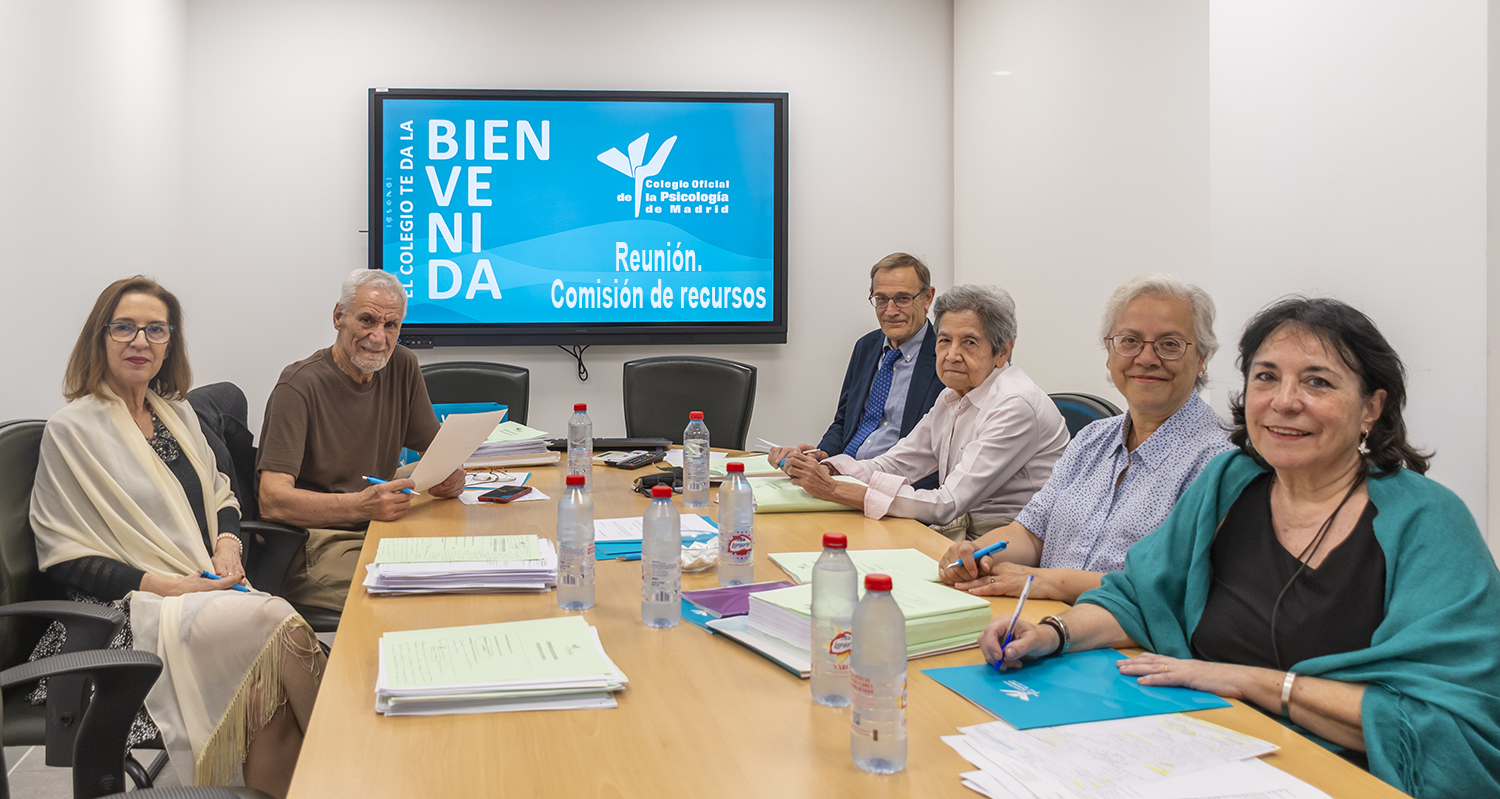 Reunión de trabajo de los componentes de la Comisión de Recursos